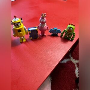 Yo Gabba Gabba and lil friends